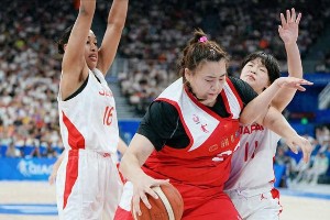 刘禹彤300斤体重如何克制张子宇？女篮防守战术揭秘