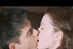 刘亦菲新剧《爱情博弈》火辣吻戏引观众热议
